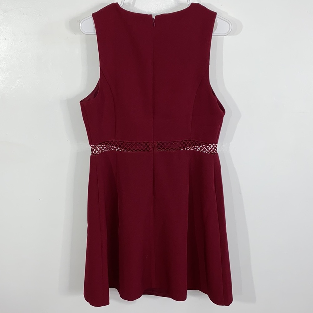 Express dress - Picture 2 of 3